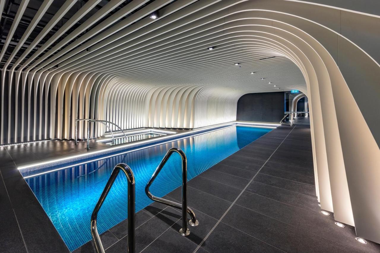 Skye Suites Sydney Zewnętrze zdjęcie The pool at The Standard London