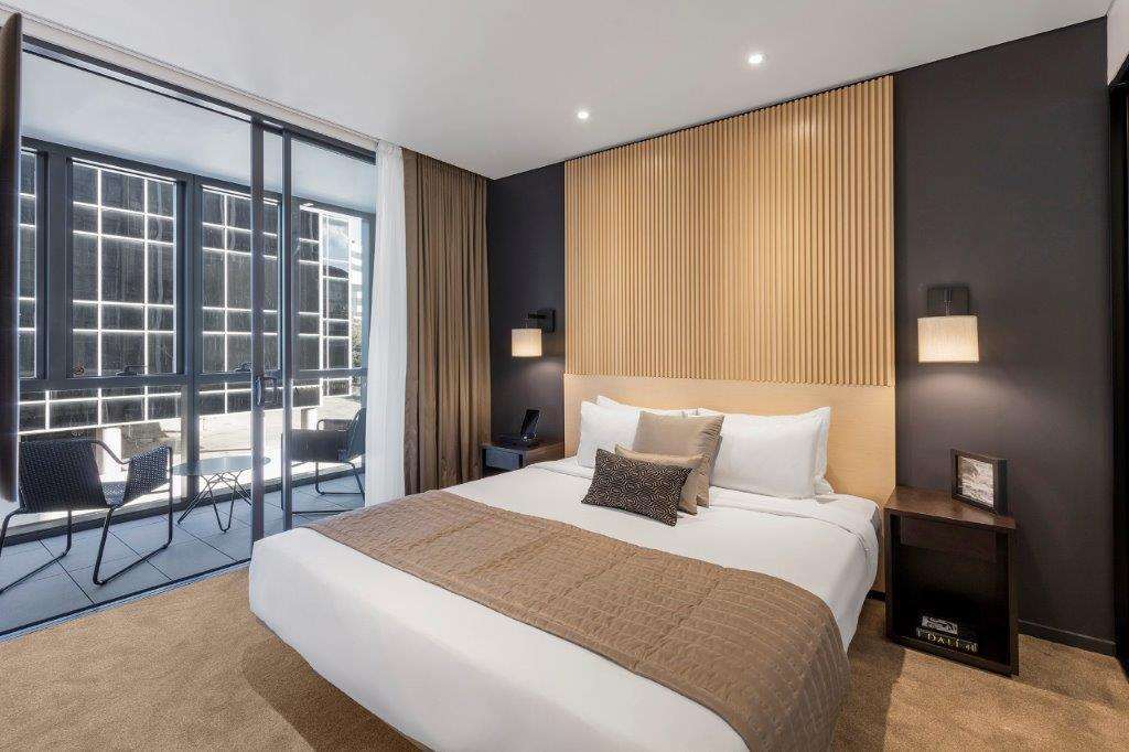 Skye Suites Sydney Pokój zdjęcie A bedroom at the hotel