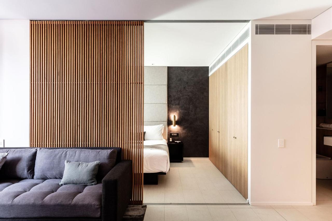Skye Suites Sydney Zewnętrze zdjęcie A sliding door